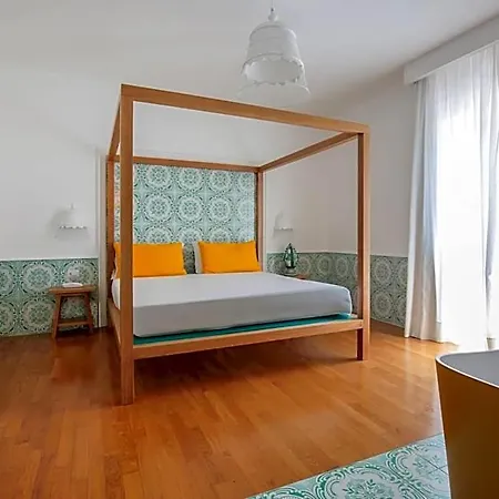 Maison Kalea Bed & Breakfast 4*