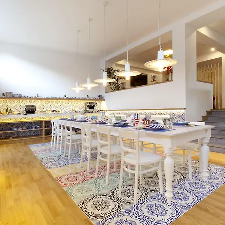 Bed & Breakfast Maison Kalea 4*